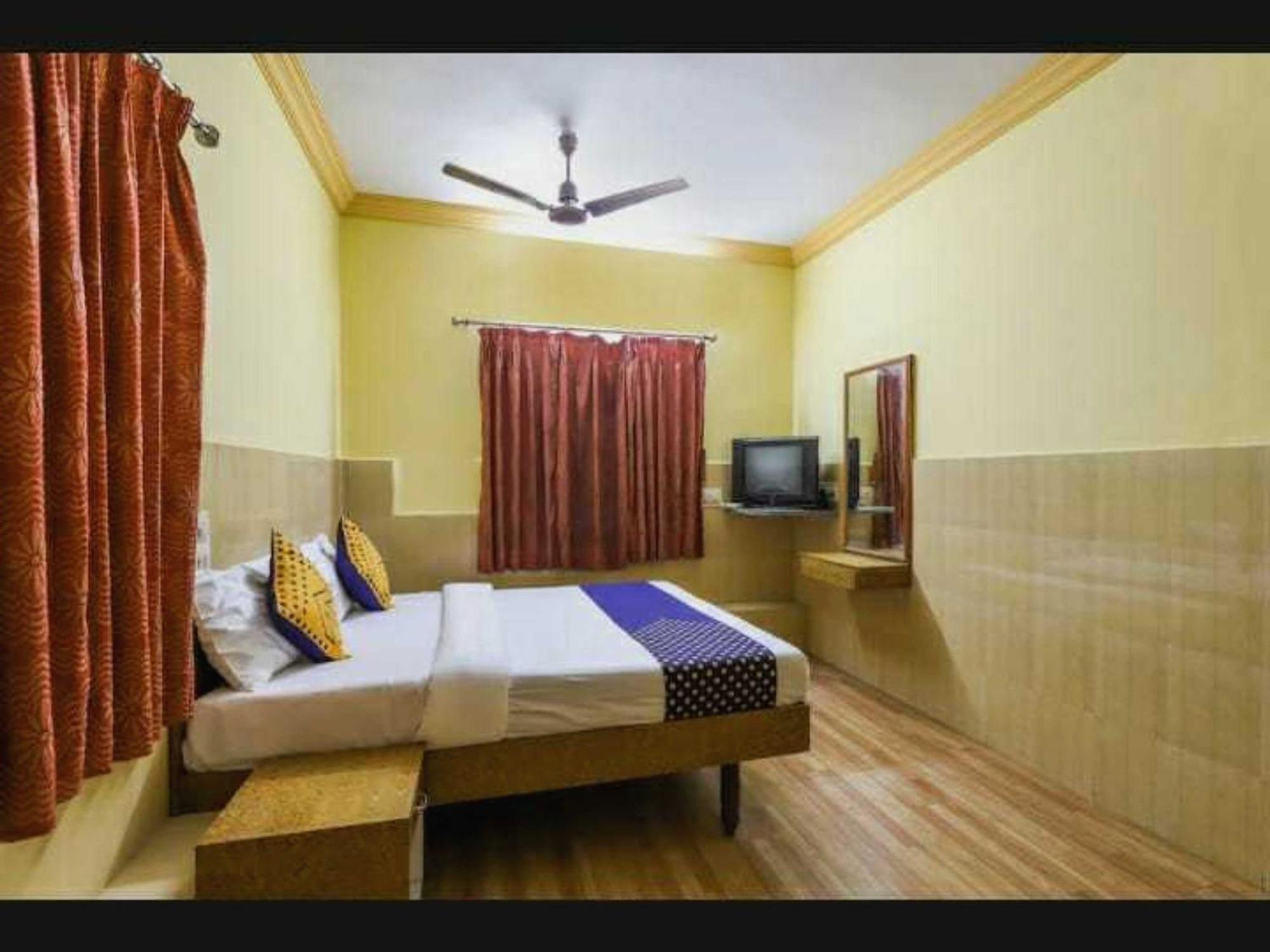 Oyo Hotel Apsara Guest House Ахмедабад Екстер'єр фото